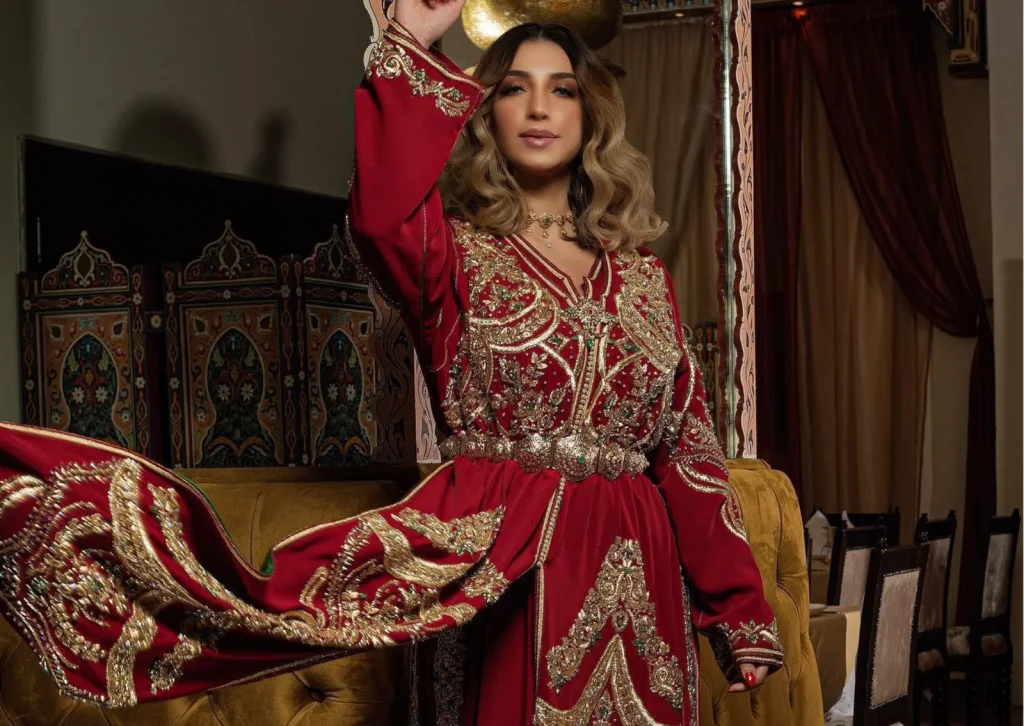 Moroccan dress, Moroccan clothes women.