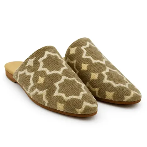 Handmade Tamghra Ladies Mule Slippers – Luxury Moroccan Slip-On Mules