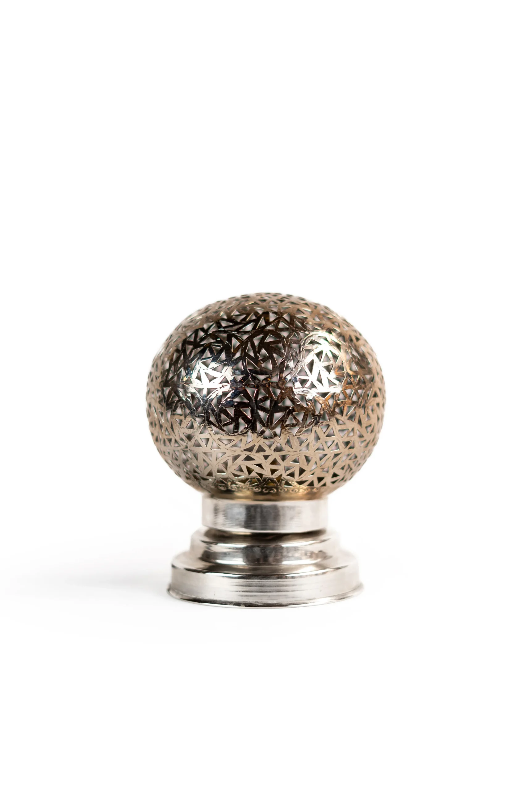 Silver Moroccan Table Lamp – Geometric Cutout Design for Ambient Elegance