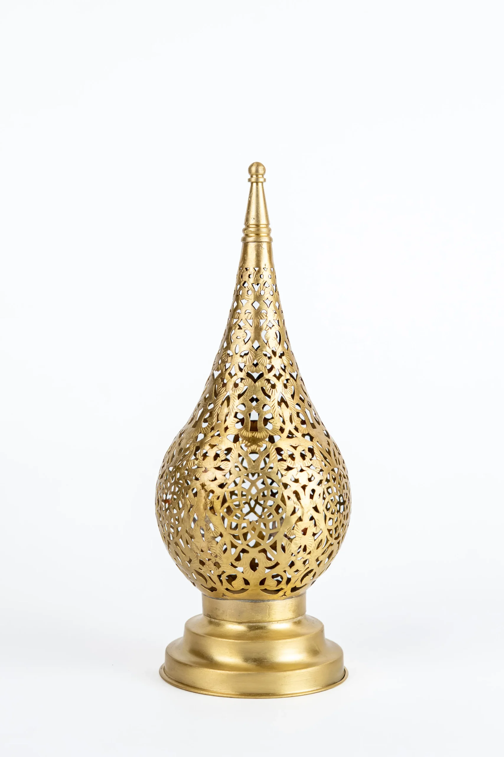 Handcrafted Moroccan Brass Table Lamp – Teardrop Filigree Design