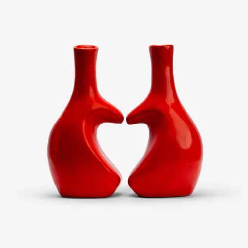 Heart Embrace Red Ceramic Vases – Abstract Couple Decor